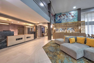 La Quinta Inn & Suites by Wyndham Dallas DFW Airport North