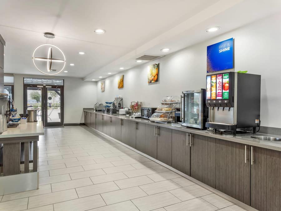 Free daily buffet breakfast