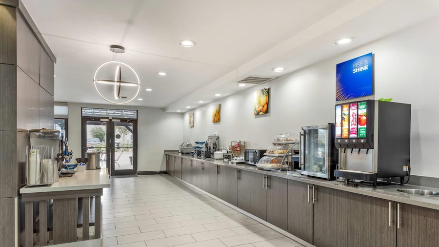 Comfort Inn & Suites Irving Las Colinas DFW