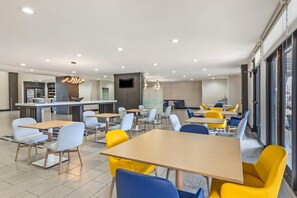 매일 뷔페 무료 아침 식사 포함