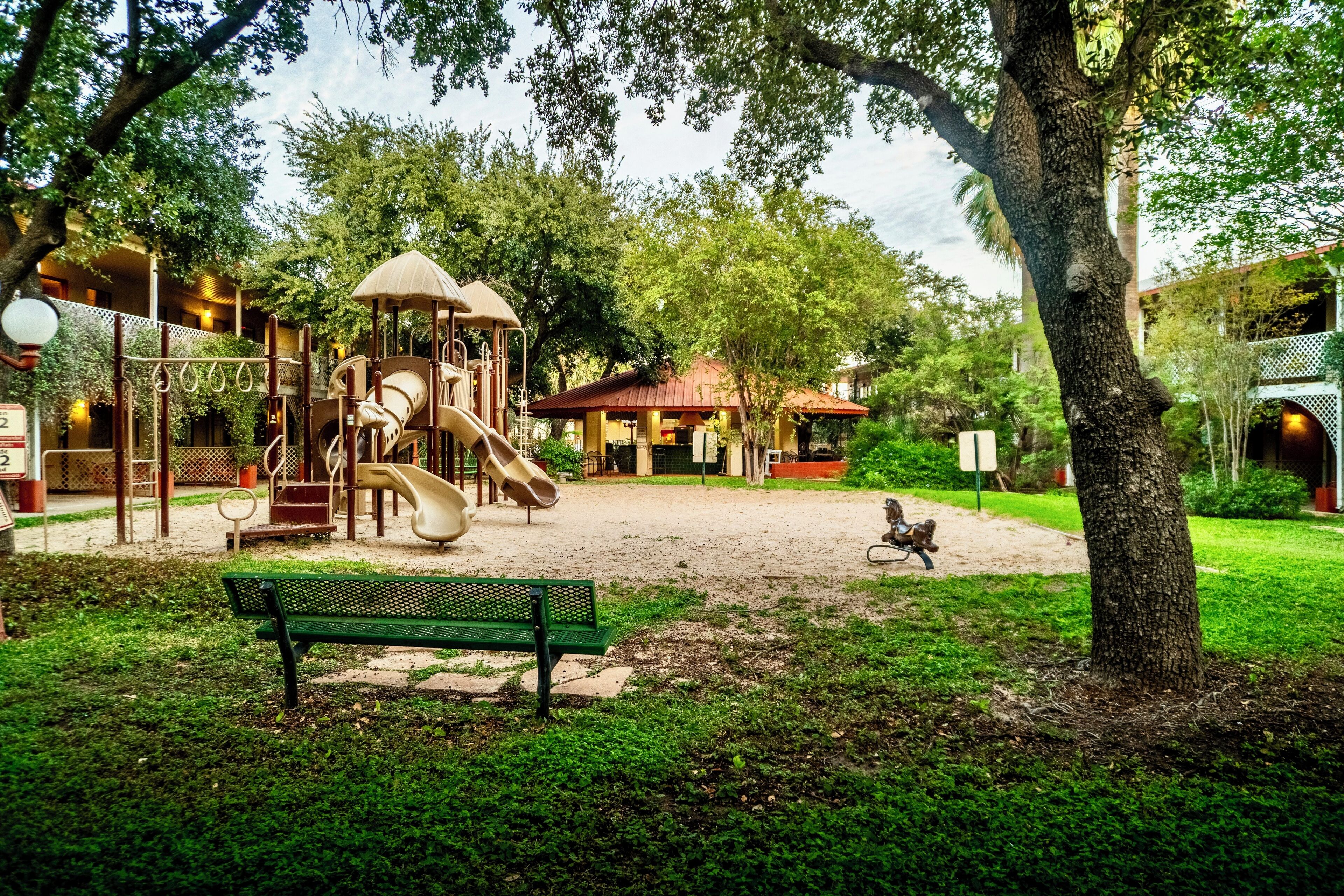 Área de juegos infantiles al aire libre