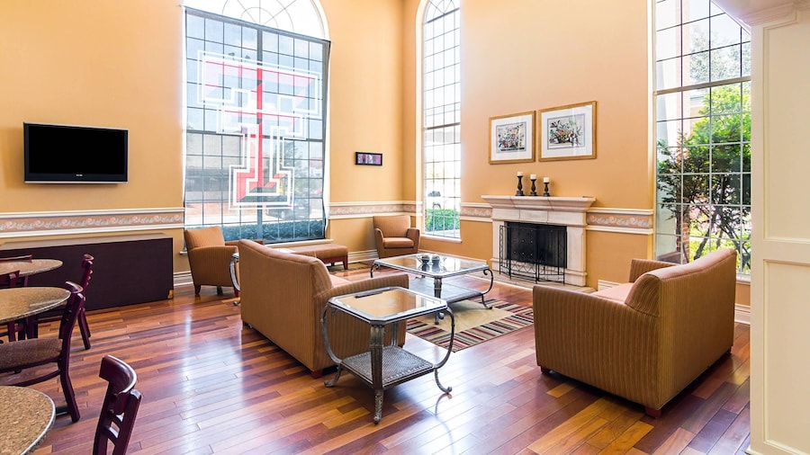 Quality Suites Lubbock Southwest