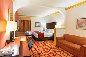 Desk, soundproofing, iron/ironing board, free cots/infant beds - Quality Suites Lubbock Southwest (Lubbock)