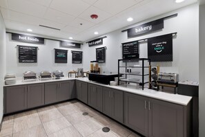 Petit déjeuner buffet servi tous les jours en supplément