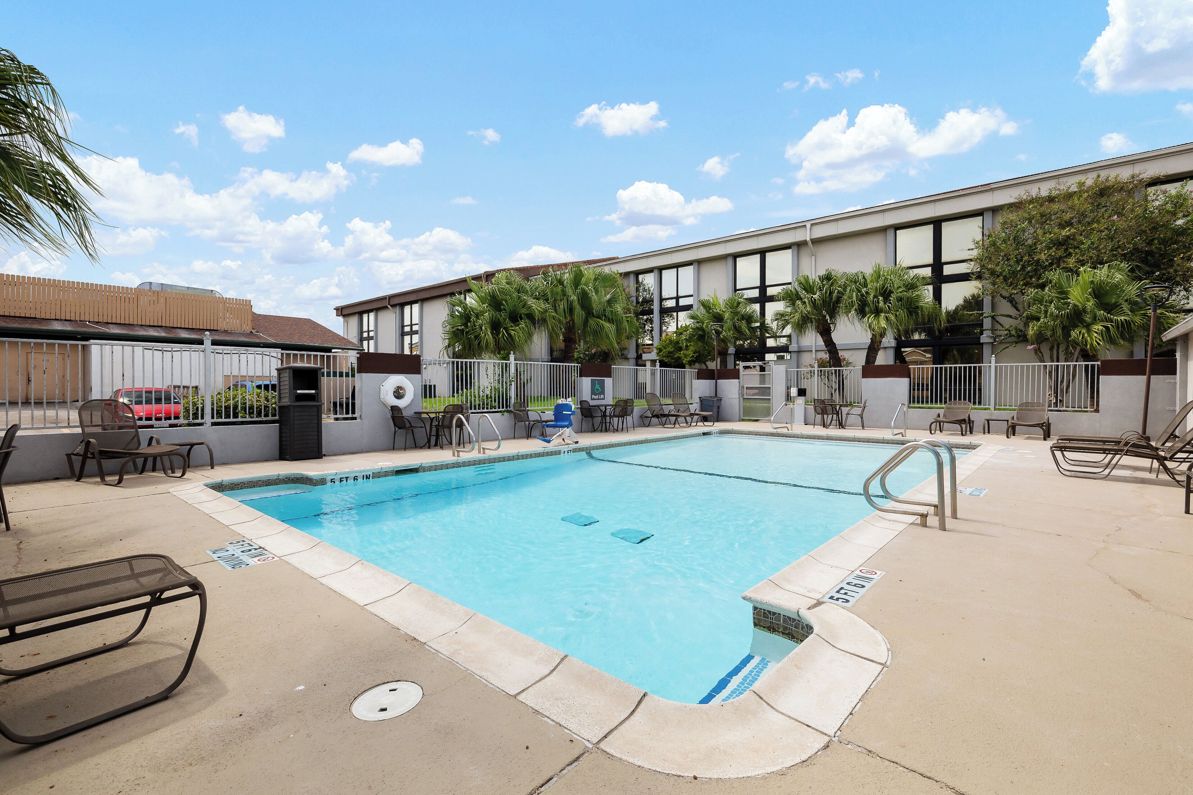 Outdoor pool, sun loungers
