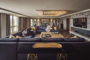 Suite (L'Ermitage Suite)