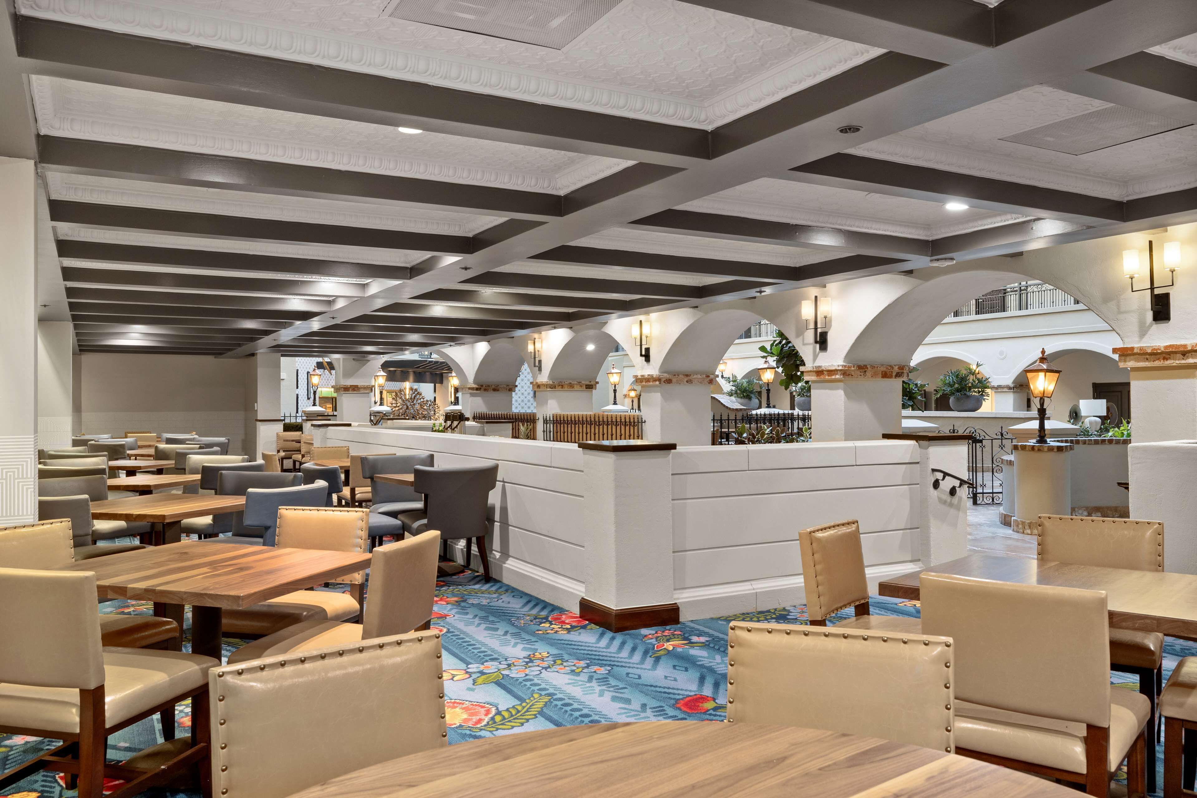 lunch and dinner served