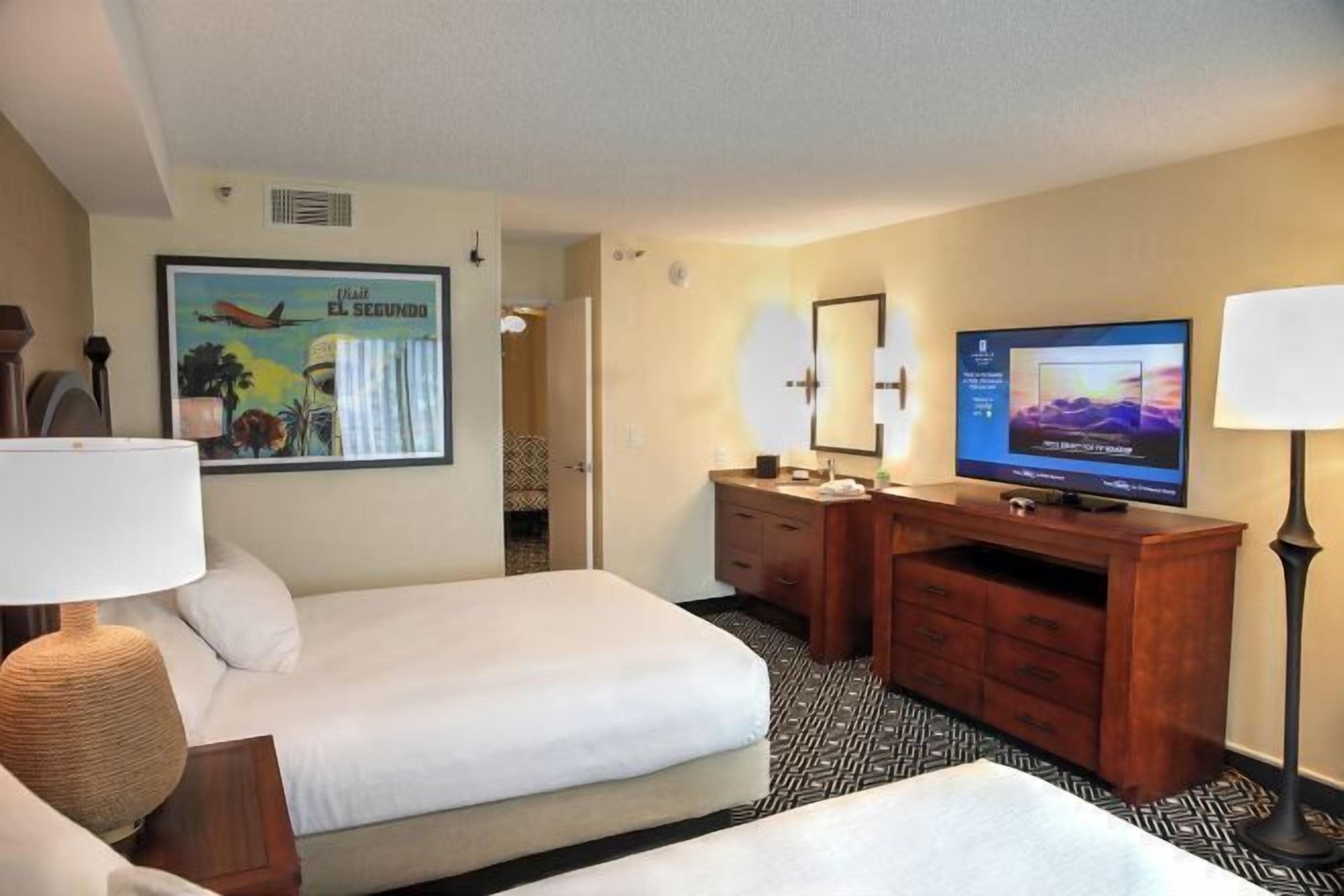 1 bedroom, premium bedding, in-room safe, desk