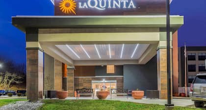 La Quinta Inn & Suites by Wyndham Aberdeen-APG