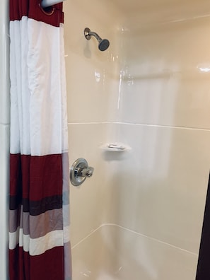 Combined shower/tub, free toiletries, towels, soap
