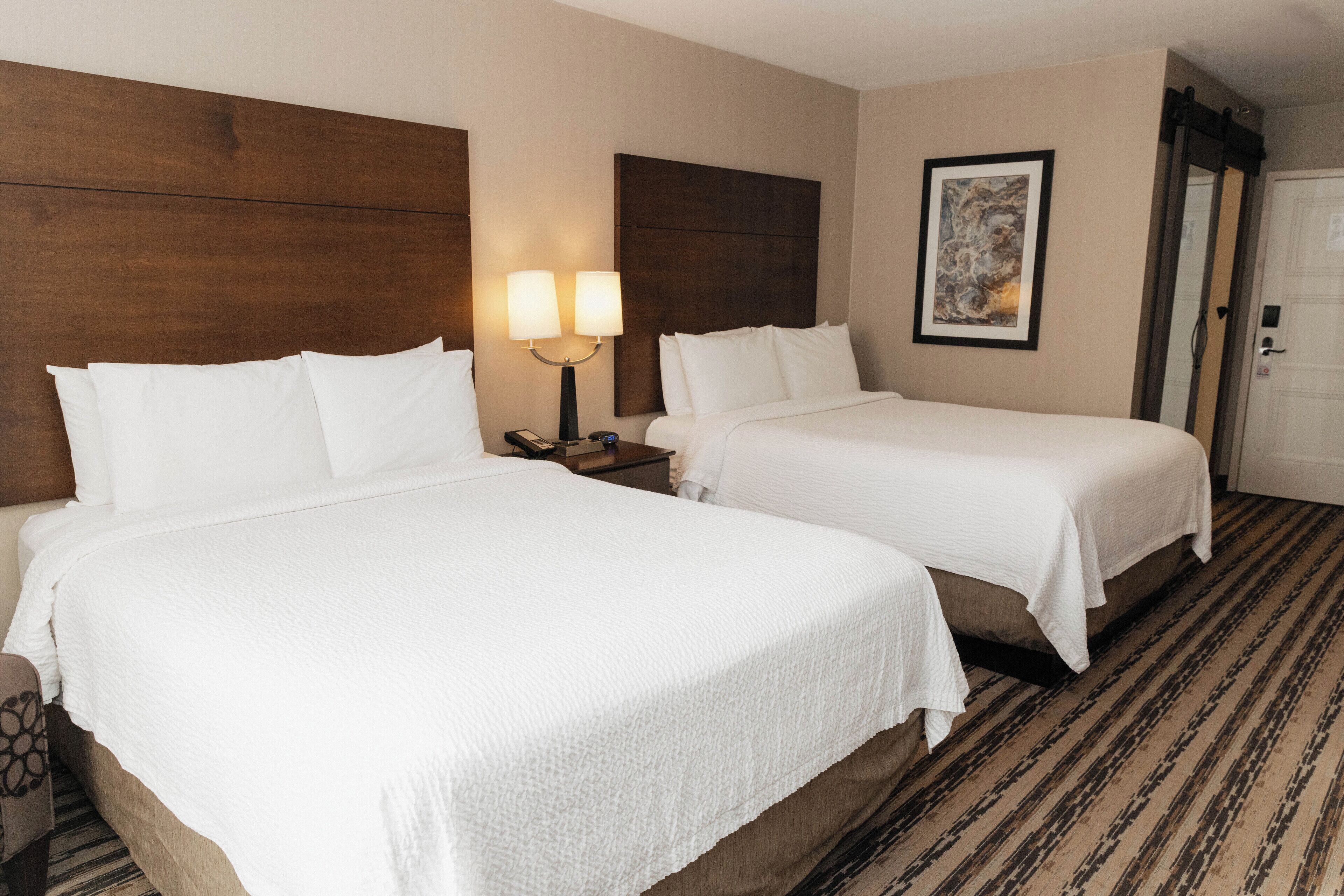 Phòng đôi, 2 giường đôi, không hút thuốc (No Pets) | Bàn, màn/rèm cản sáng, truy cập Internet không dây miễn phí 