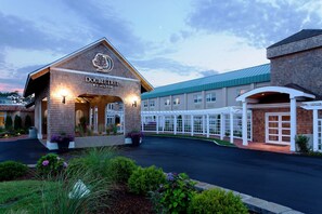 Exterior - Doubletree by Hilton Cape Cod - Hyannis (Hyannis)