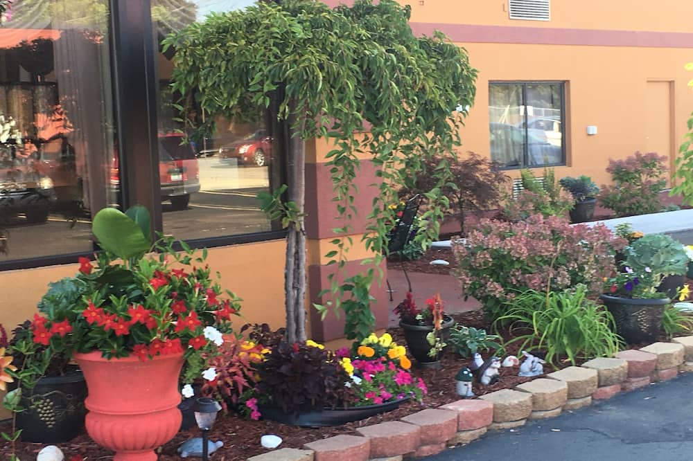A Victory Inn - West Dearborn