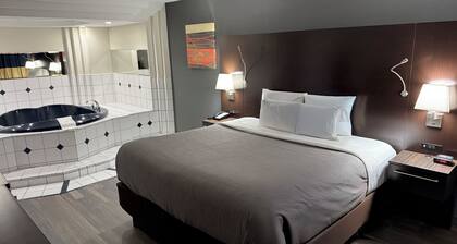 Quality Inn and Suites Livonia