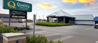 Quality Inn and Suites Livonia