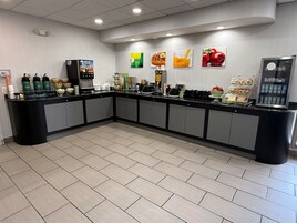 Desayuno continental incluido todos los días 