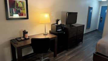 Premium bedding, desk, blackout drapes, soundproofing