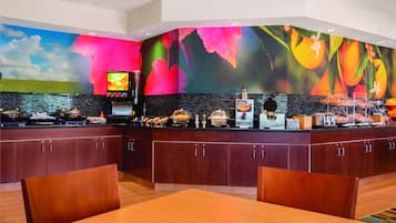 Termasuk sarapan bufet setiap hari