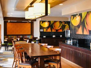 Free daily continental breakfast - Comfort Inn & Suites Texas City I-45 (Texas City)