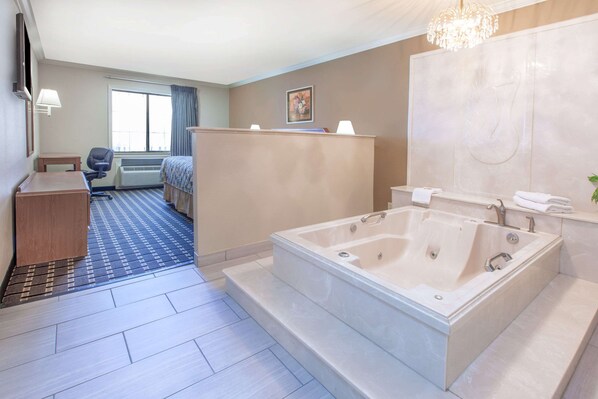 Σουίτα, 1 Queen Κρεβάτι, Μη Καπνιστών | Γραφείο, σίδερο/σιδερώστρα, δωρεάν Wi-Fi, κλινοσκεπάσματα 