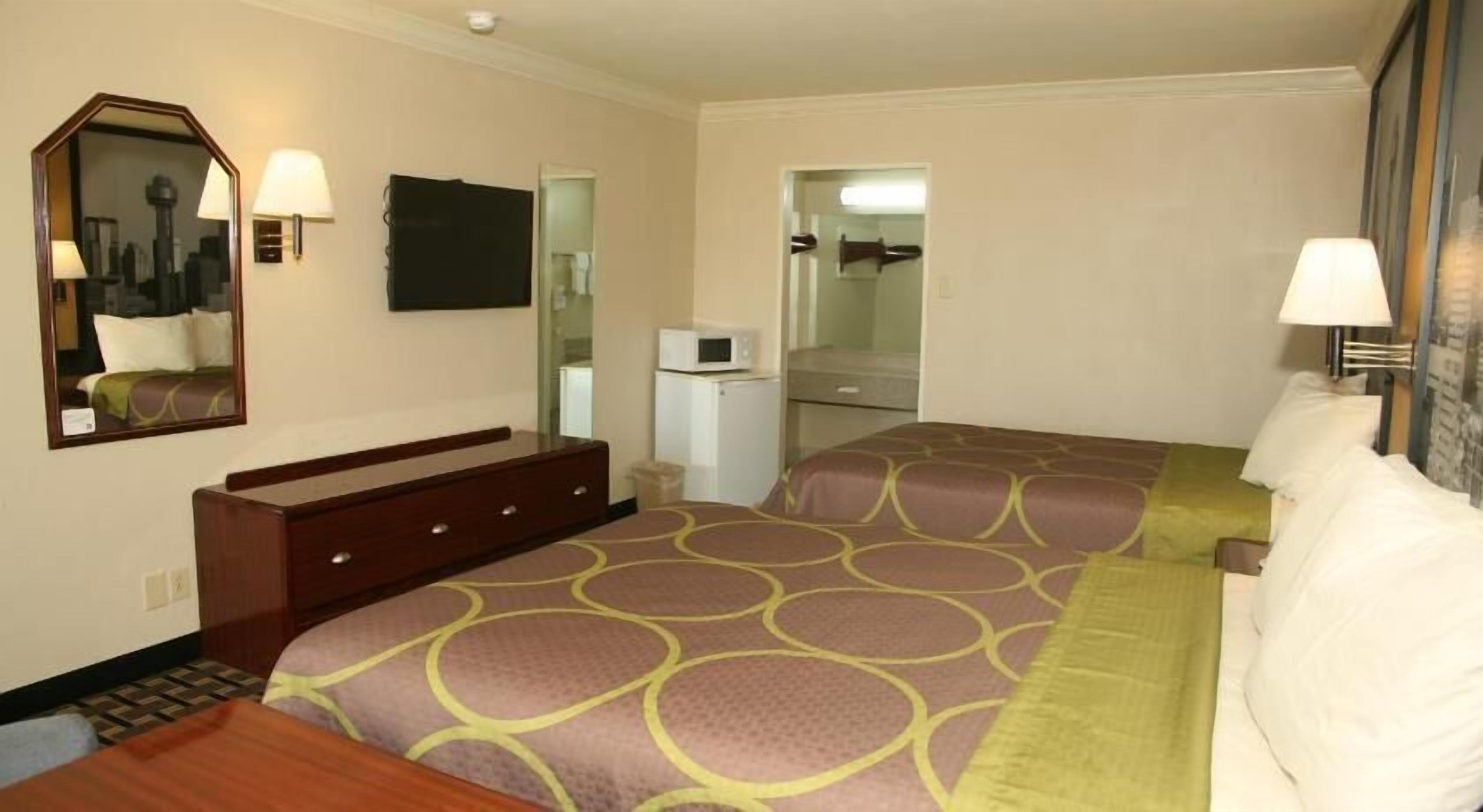 Desk, iron/ironing board, free WiFi, bed sheets