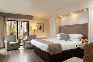 Deluxe Room, 1 King Bed