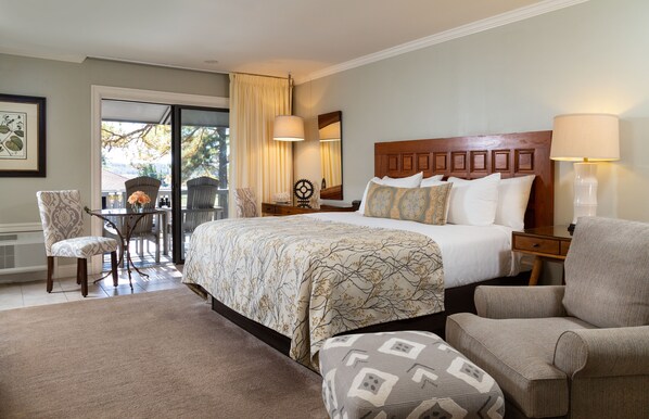 Habitación Deluxe, 1 cama King size | Decoración personalizada, muebles diferentes y escritorio 