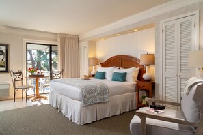 Deluxe Room, 1 King Bed | Individually decorated, individually furnished, desk, blackout drapes - Refuge Inn (Chincoteague)