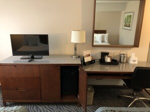 Deluxe Room, 2 Double Beds, Non Smoking | Mini fridge