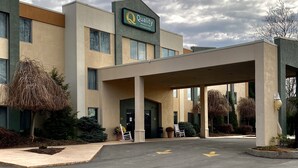 A hotel with a sign reading "Quality Inn & Suites by Choice Hotels". - Quality Inn & Suites Towanda (Towanda)