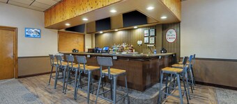 Comfort Inn & Suites Triadelphia - Wheeling