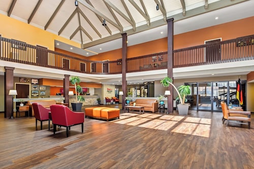 HomeTowne Studios by Red Roof Ridgecrest