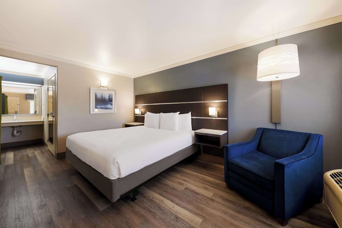 Desk, blackout drapes, iron/ironing board, free WiFi