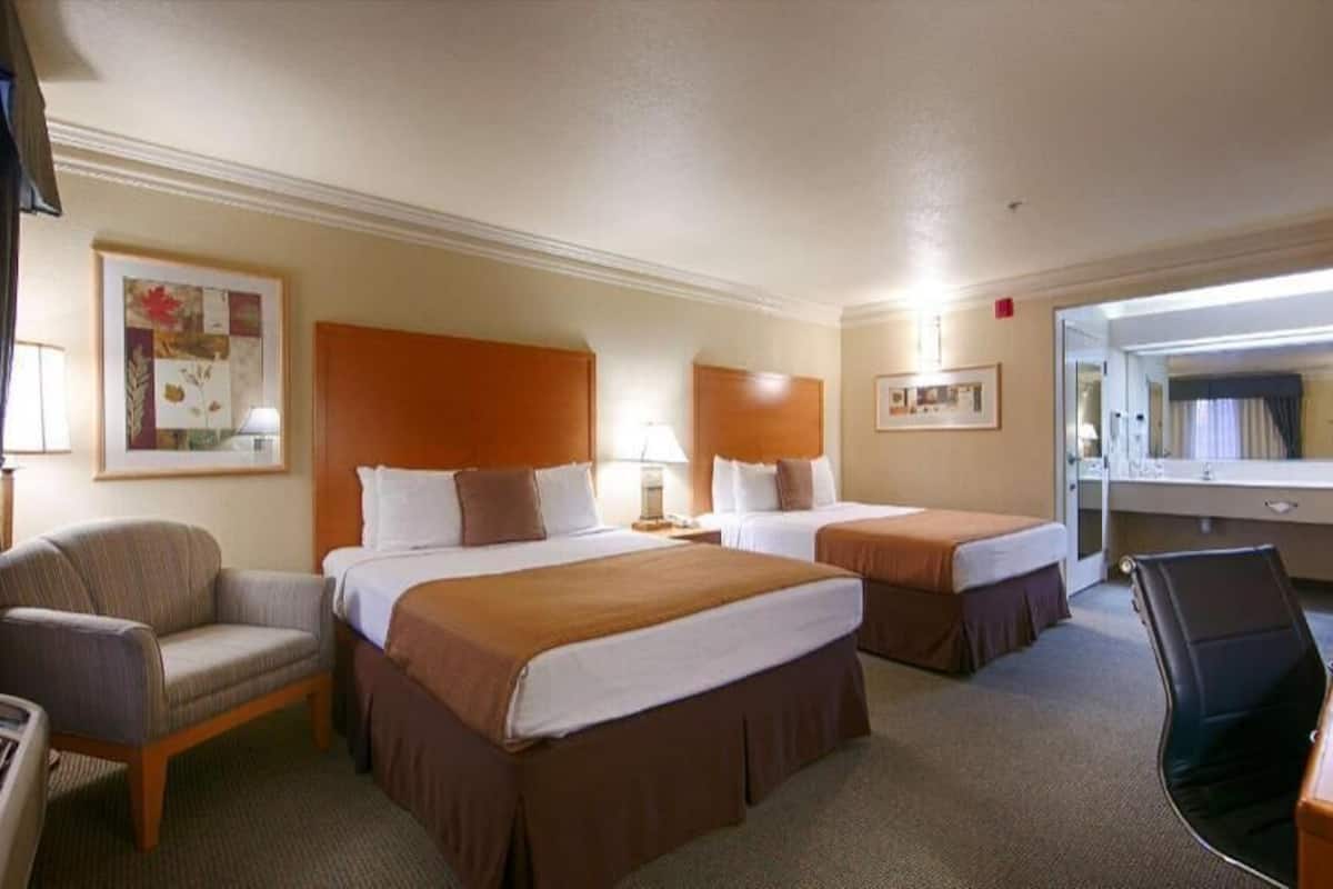 Desk, blackout curtains, iron/ironing board, free WiFi