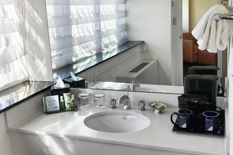 Washington Plaza Hotel - Image 60