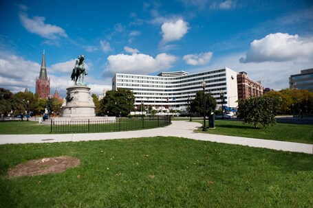 Washington Plaza Hotel - Image 13