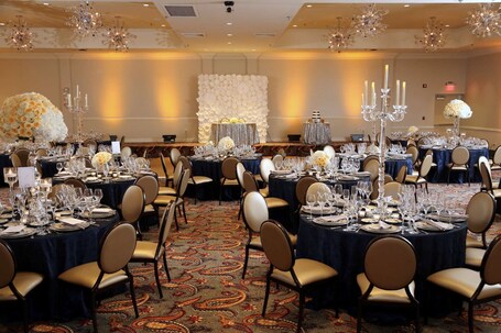 Washington Plaza Hotel - Image 25