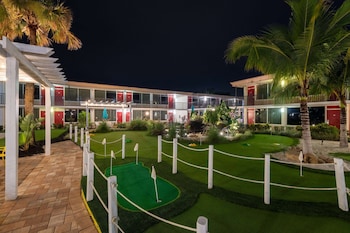 Mini-golf at Ramada by Wyndham Kissimmee Gateway