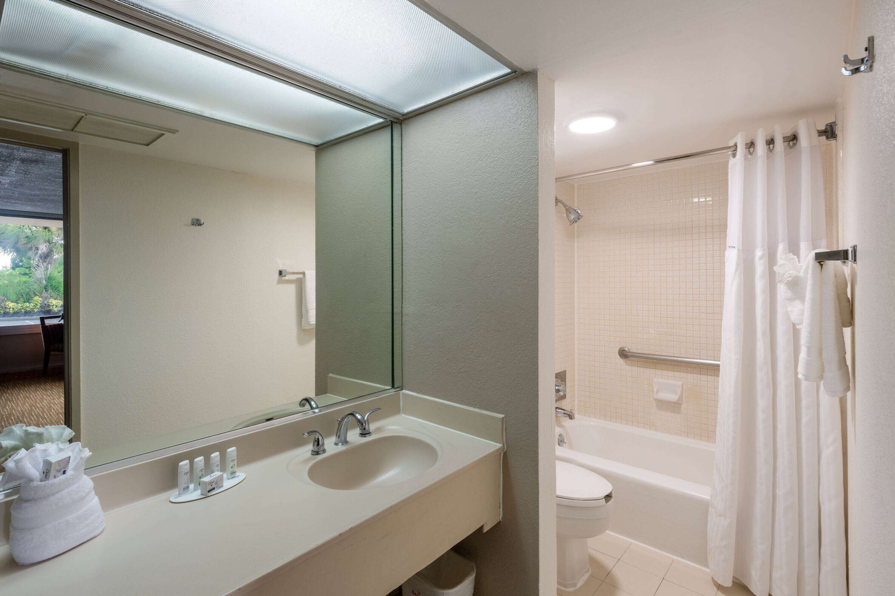 Photo - Ramada by Wyndham Kissimmee Gateway