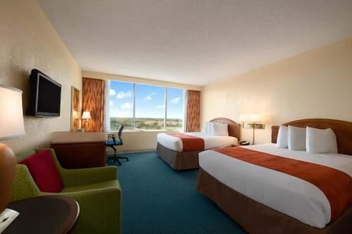In-room safe, desk, soundproofing, iron/ironing board