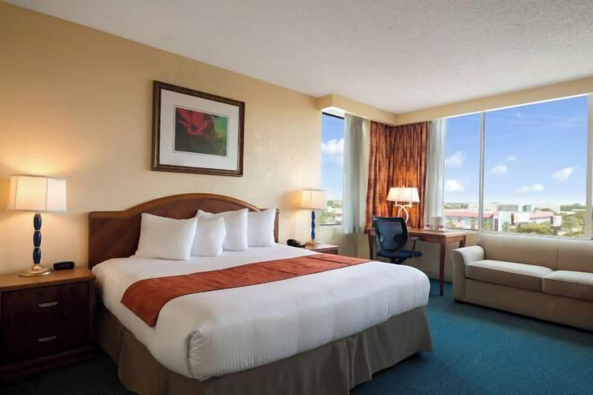 In-room safe, desk, soundproofing, iron/ironing board