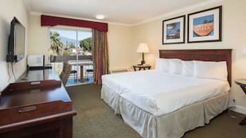 Deluxe Room, 1 King Bed, Balcony