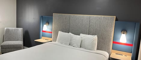 Habitación estándar, 1 cama King size, para no fumadores, refrigerador y microondas | Escritorio, espacio para trabajar con laptop y wifi gratis
