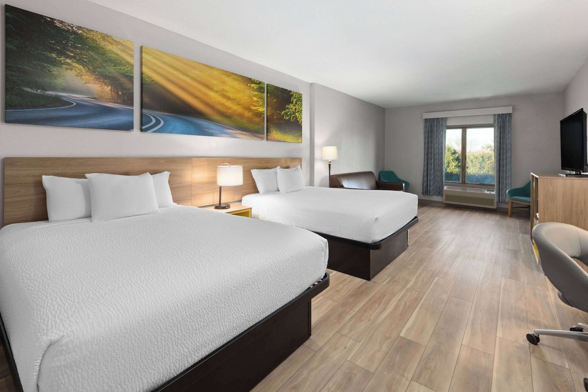 Room, 2 Queen Beds, Non Smoking