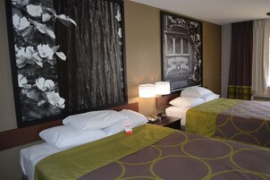 Escritorio, tabla de planchar con plancha y cunas gratuitas 