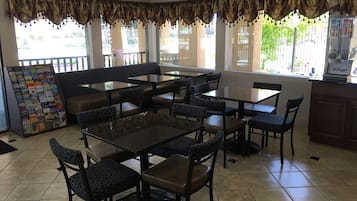 Dagelijks ontbijt voor onderweg inbegrepen