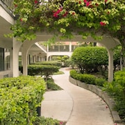 California Suites Hotel