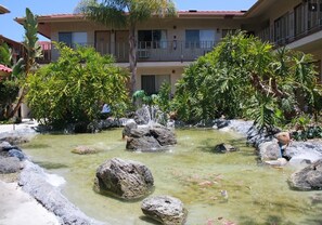 Terrace/patio - California Suites Hotel (San Diego)