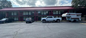Hotel Red Rose by Townhouse Covington I-64