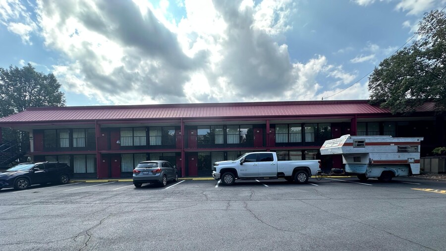 Hotel Red Rose by Townhouse Covington I-64